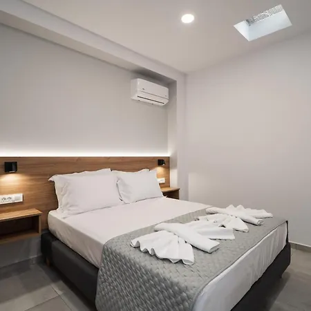 別荘 Kiani Apts カリヴェス